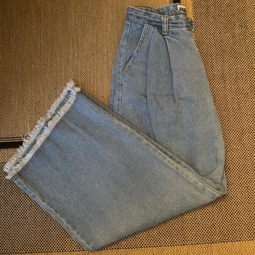 Avenue wide leg, fringe ends jeans, size 0